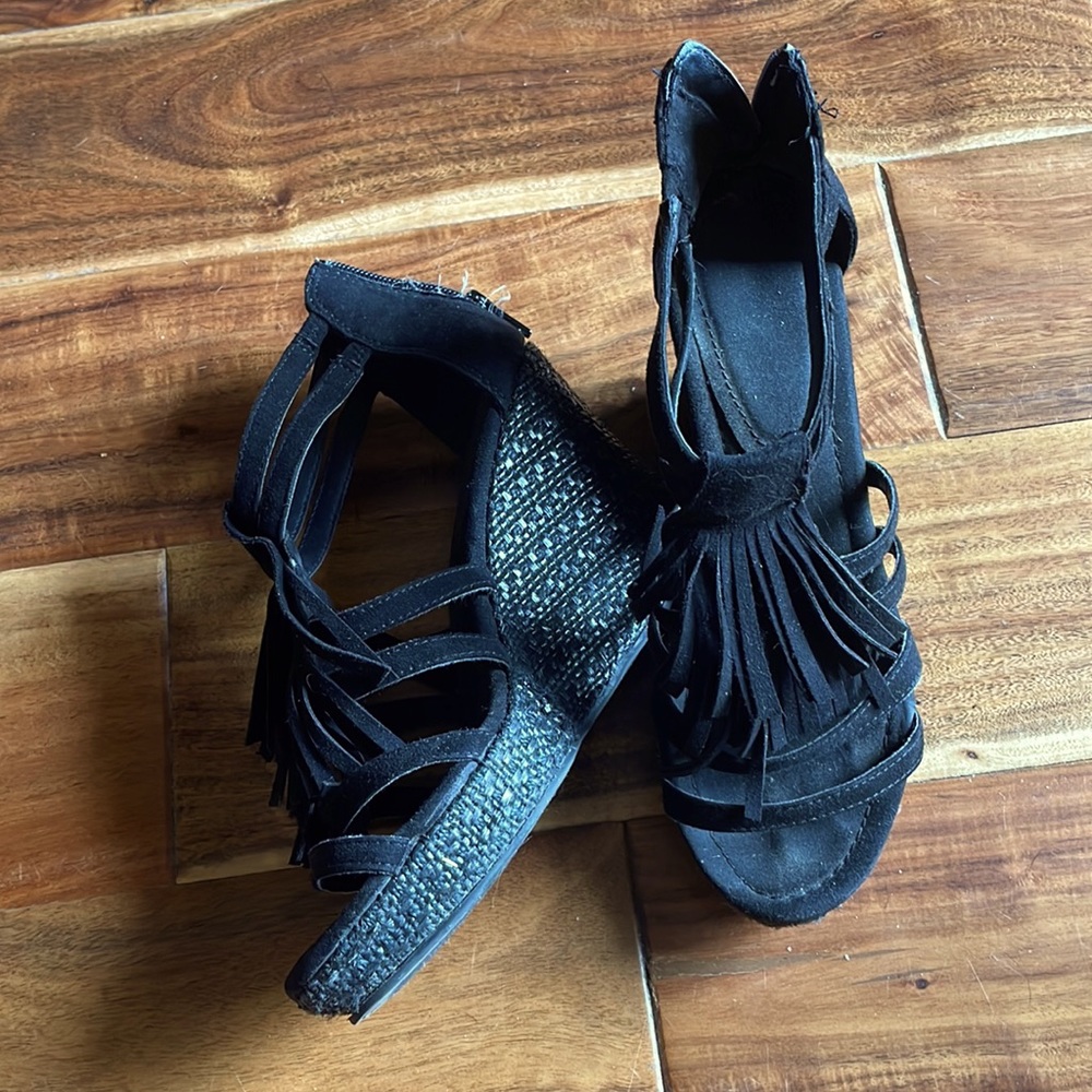 Black Fringe Top Wedges